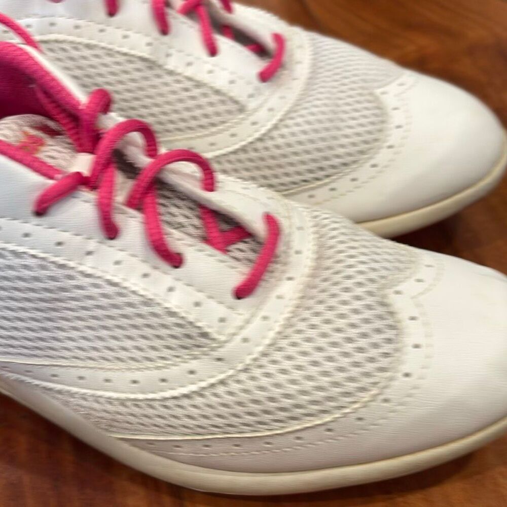 Adidas Women’s Golf Shoes White Pink Spikeless Golf Sneakers Size 8.5 - Picture 3 of 14